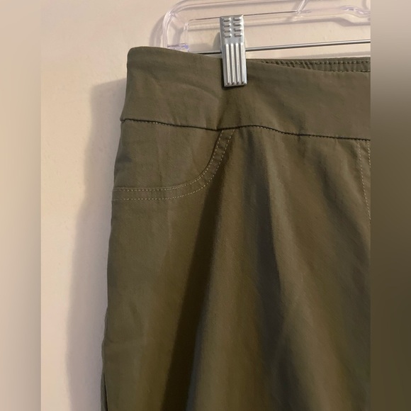 Soft Surroundings Green Stretch Pull On Capri Pants Size Large Petite - Picture 6 of 13